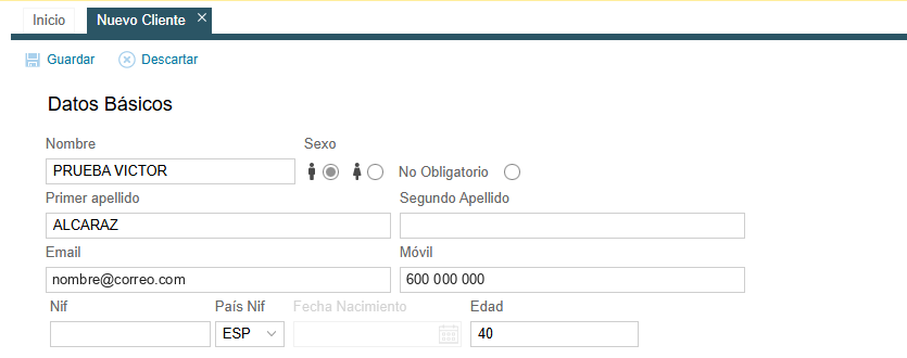 Nuevo Cliente en GIO: Datos Básicos con nombre, apellidos, email, móvil, NIF, fecha de nacimiento y edad